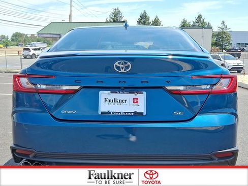Certified 2025 Toyota Camry SE FWD image 5