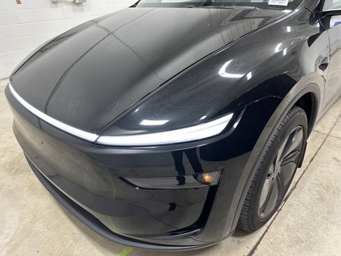 Used 2026 Tesla Model Y 2WD image 6