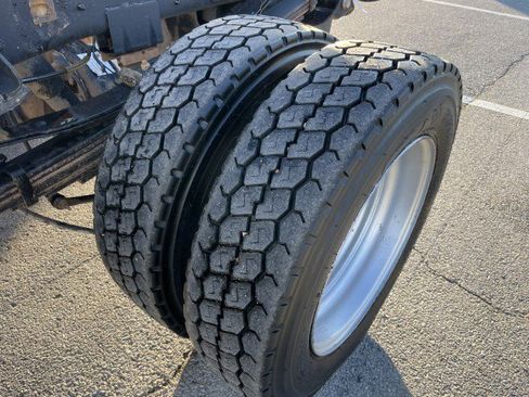 Used 2017 RAM 4500 Tradesman w/ Chrome Appearance Group image 12