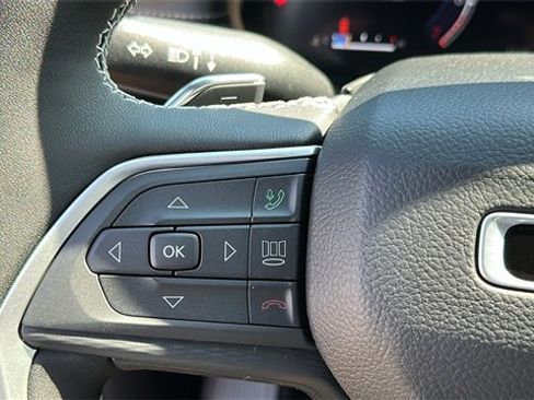 New 2025 Jeep Grand Cherokee L Laredo w/ Luxury Tech Group I image 14