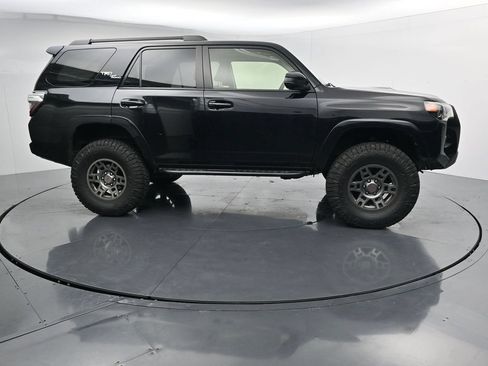 Used 2019 Toyota 4Runner TRD Off-Road AWD/4WD image 9