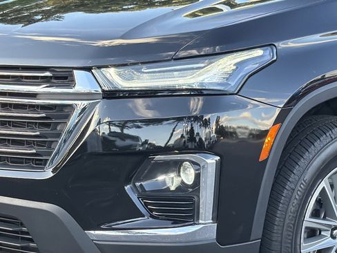 Used 2023 Chevrolet Traverse LT FWD image 8