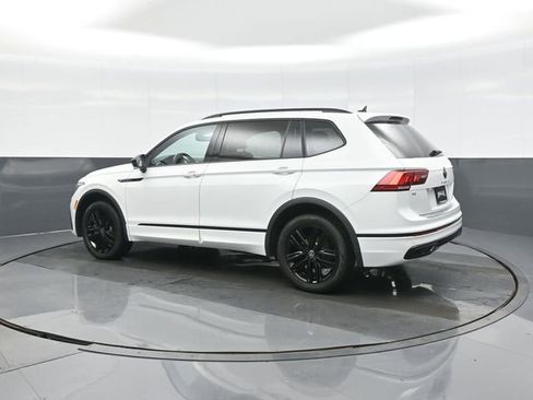 Used 2022 Volkswagen Tiguan SE R-Line image 5