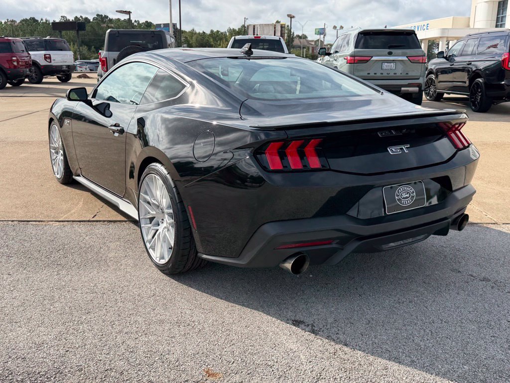 Used 2025 Ford Mustang GT RWD image 6