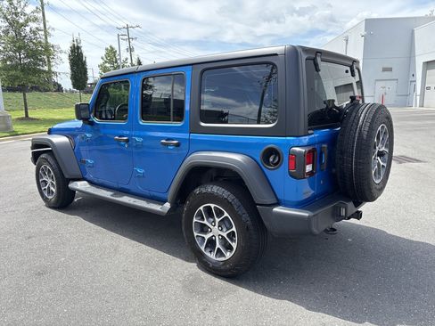 Used 2024 Jeep Wrangler Unlimited Sport AWD/4WD image 7