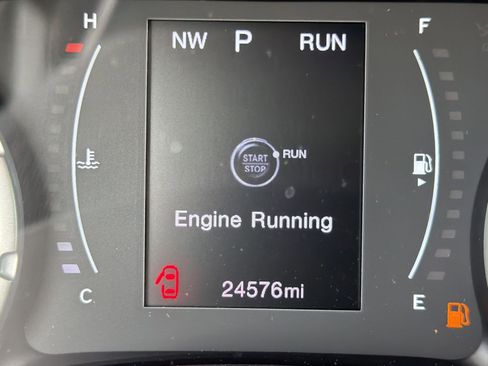 Used 2023 Jeep Renegade Latitude AWD/4WD image 19