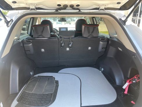 Used 2020 Toyota RAV4 LE FWD image 16