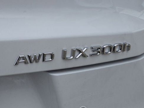 New 2026 Lexus UX 300h AWD image 21