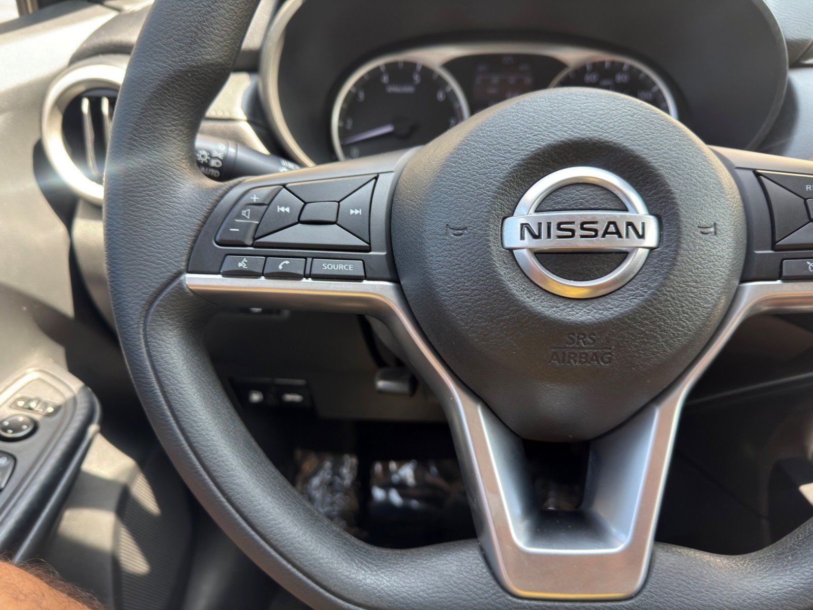 Used 2021 Nissan Versa S FWD image 19