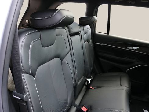 New 2026 Jeep Grand Cherokee Limited AWD/4WD image 18
