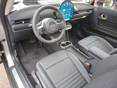 Certified 2025 MINI Cooper S image 11