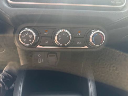 Used 2025 Nissan Versa S w/ Trunk Package FWD image 25