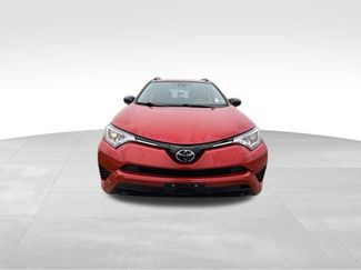 Used 2017 Toyota RAV4 LE video 3