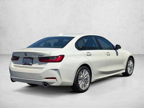 Certified 2023 BMW 330i Sedan w/ Convenience Package RWD image 5