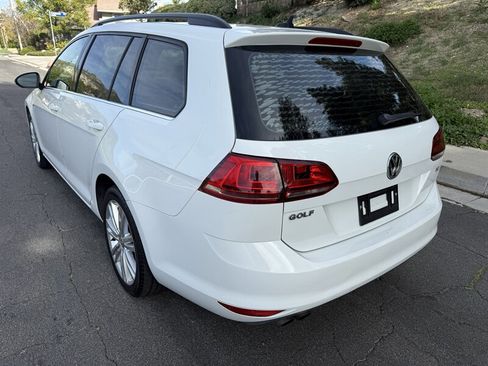 Used 2016 Volkswagen Golf Limited Edition image 5