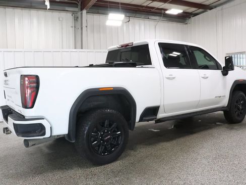 Used 2024 GMC Sierra 2500 AT4 w/ AT4 Premium Plus Package AWD/4WD image 5
