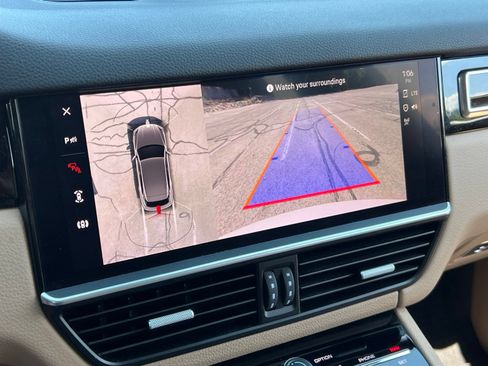 Certified 2023 Porsche Cayenne Platinum Edition AWD/4WD image 27