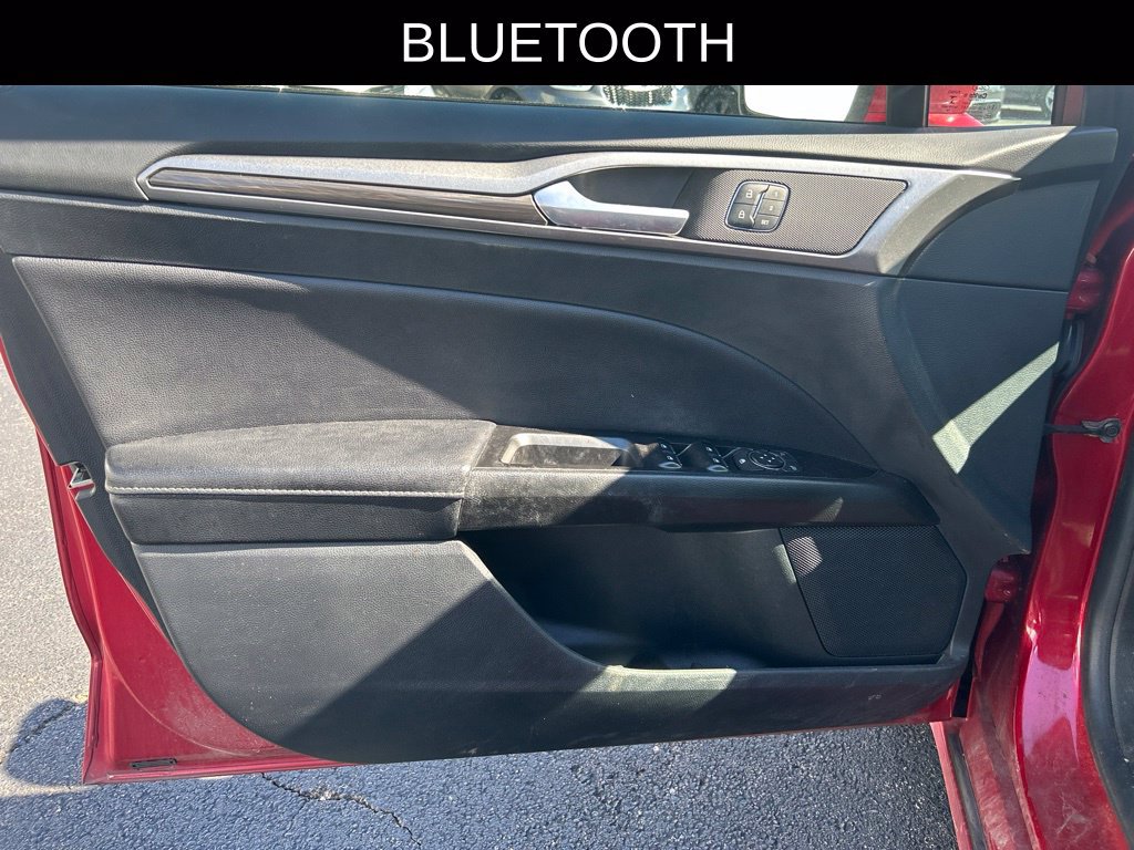 Used 2020 Ford Fusion SEL FWD image 12