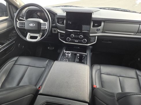 Used 2024 Ford Expedition XLT image 22