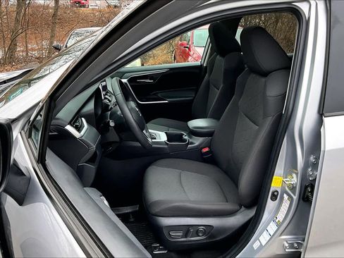 Certified 2023 Toyota RAV4 XLE image 8