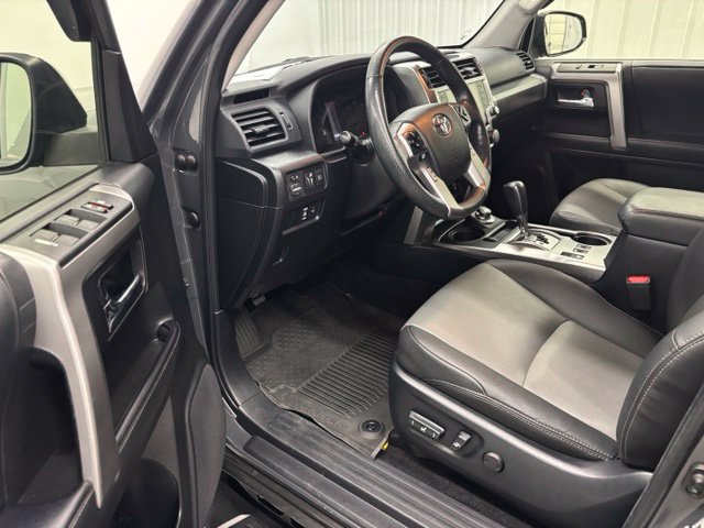 Used 2024 Toyota 4Runner SR5 Premium w/ Moonroof Package AWD/4WD image 17