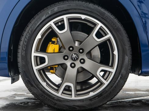 Used 2022 Maserati Levante GT image 10