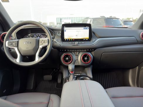 Used 2025 Chevrolet Blazer RS w/ Enhanced Convenience Package image 11