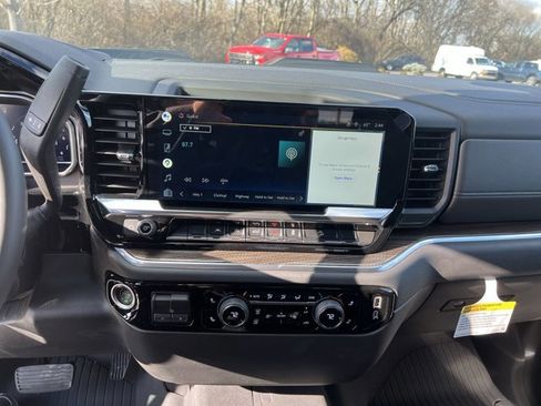 Used 2022 Chevrolet Silverado 1500 LT Trail Boss w/ Protection Package AWD/4WD image 11