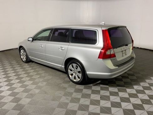 Used 2008 Volvo V70 image 11