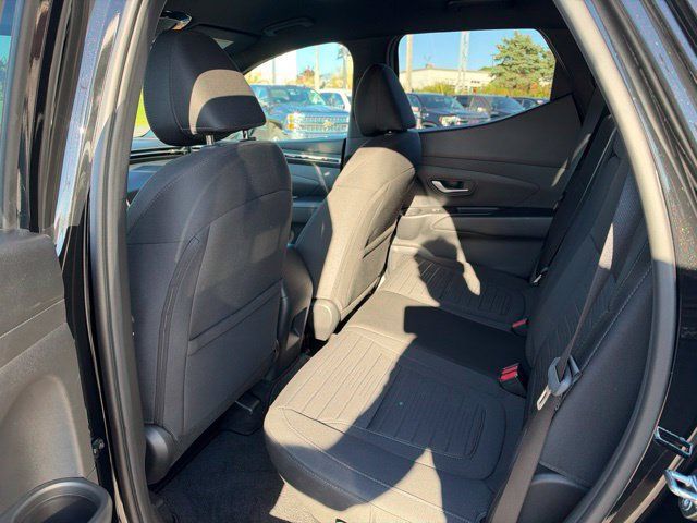 Used 2024 Hyundai Santa Cruz SE AWD/4WD image 16