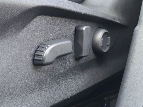 Used 2021 Subaru Forester Limited image 25