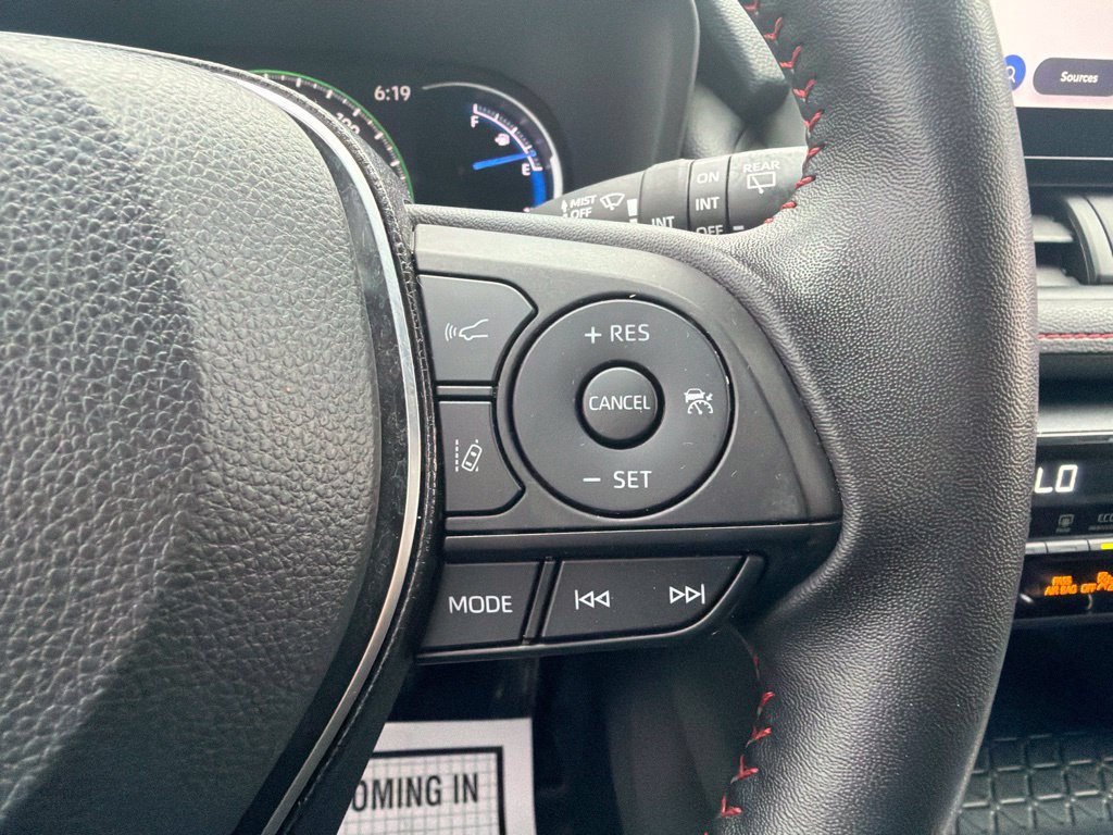 Used 2025 Toyota RAV4 SE AWD/4WD image 30