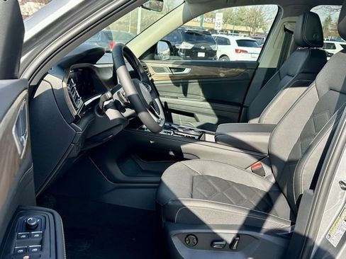 New 2026 Volkswagen Atlas SE image 12