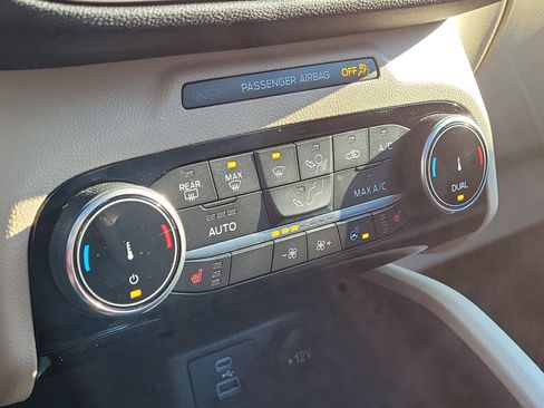 Certified 2022 Ford Escape SEL w/ Technology Package image 28