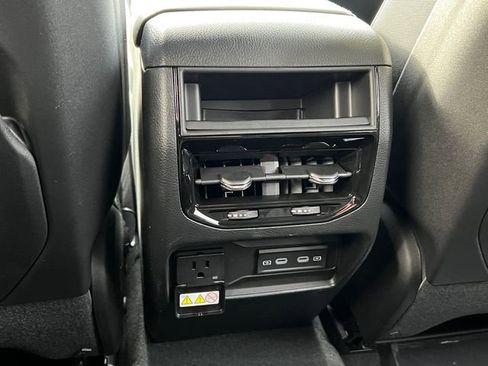 New 2026 Jeep Grand Cherokee Altitude image 30