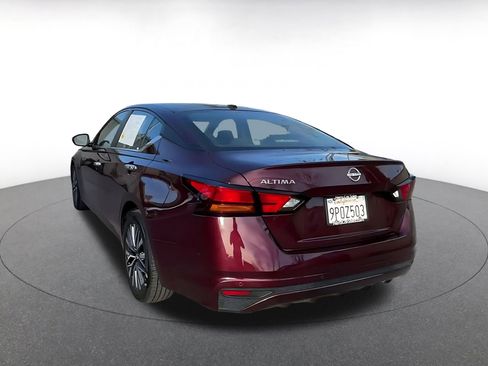 Used 2025 Nissan Altima 2.5 SV image 11