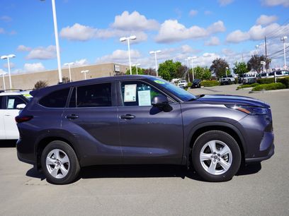 Used 2024 Toyota Highlander LE
