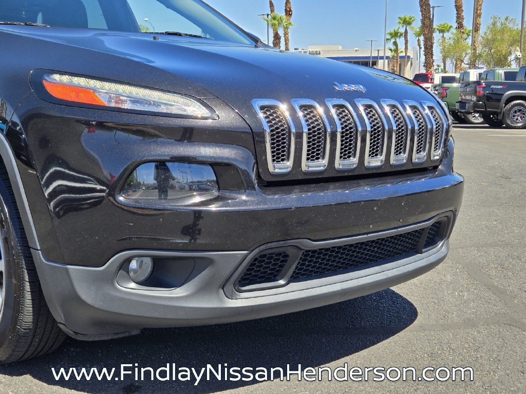 Used 2016 Jeep Cherokee Latitude FWD image 8