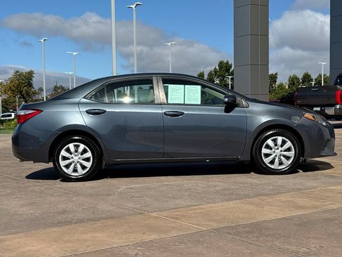 Used 2015 Toyota Corolla LE FWD image 3