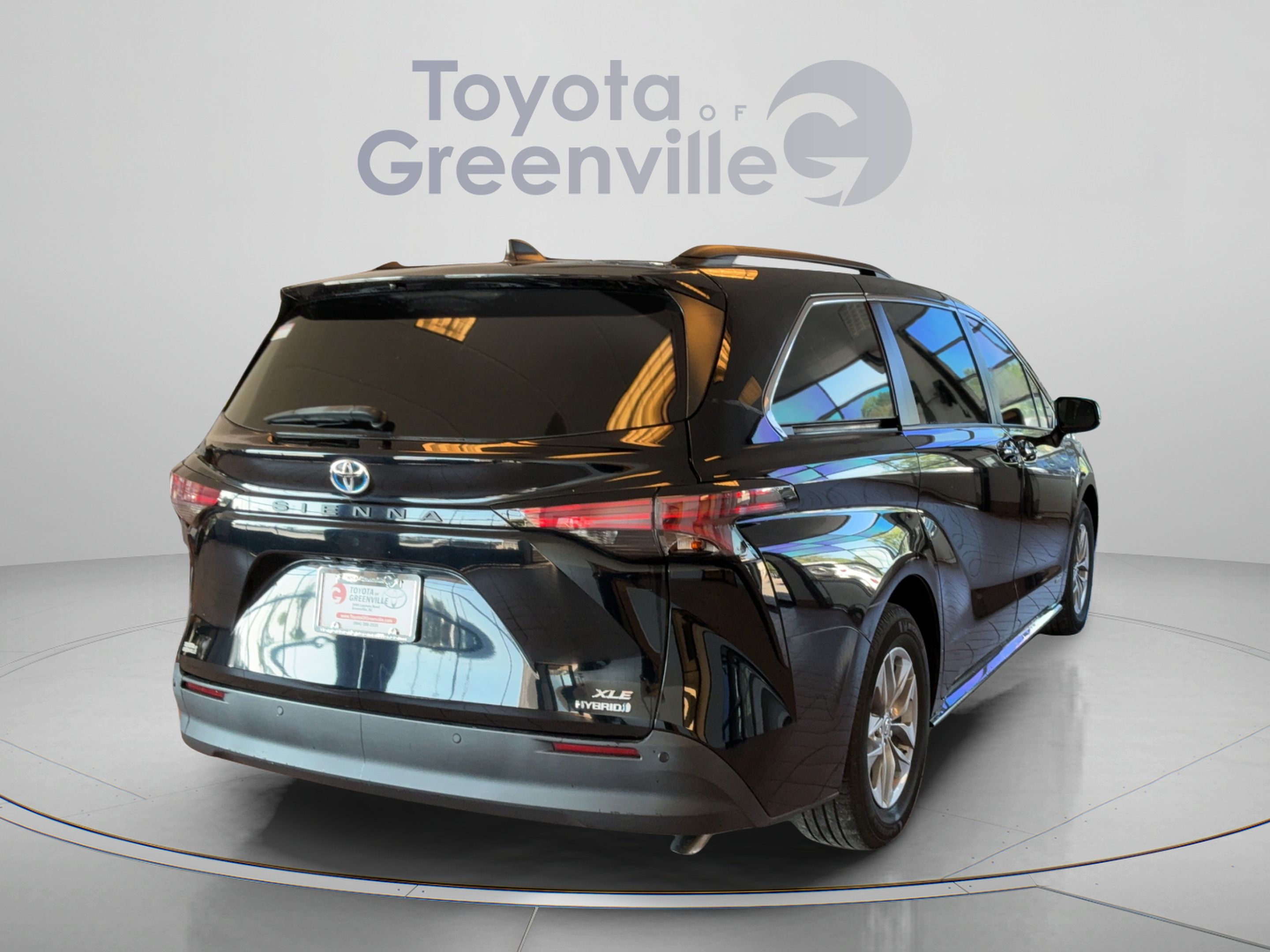 Used 2021 Toyota Sienna XLE FWD image 6