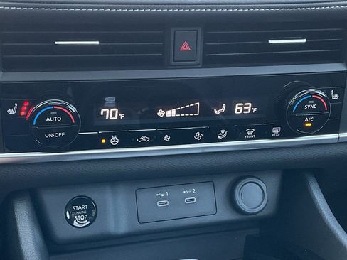 New 2025 Nissan Rogue SV w/ SV Premium Package image 32