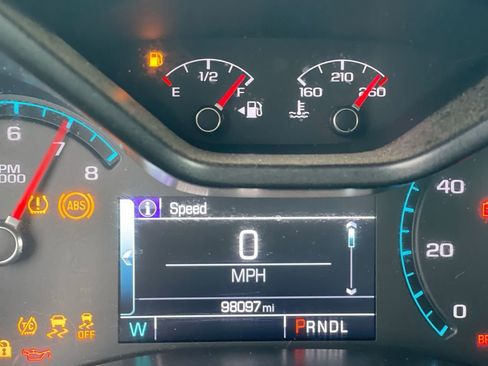 Used 2018 Chevrolet Colorado Z71 AWD/4WD image 3