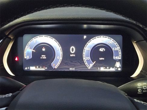 New 2025 Jeep Grand Cherokee Altitude image 16