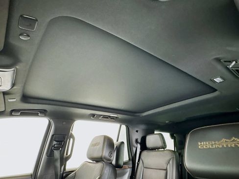 Used 2021 Chevrolet Tahoe High Country AWD/4WD image 15