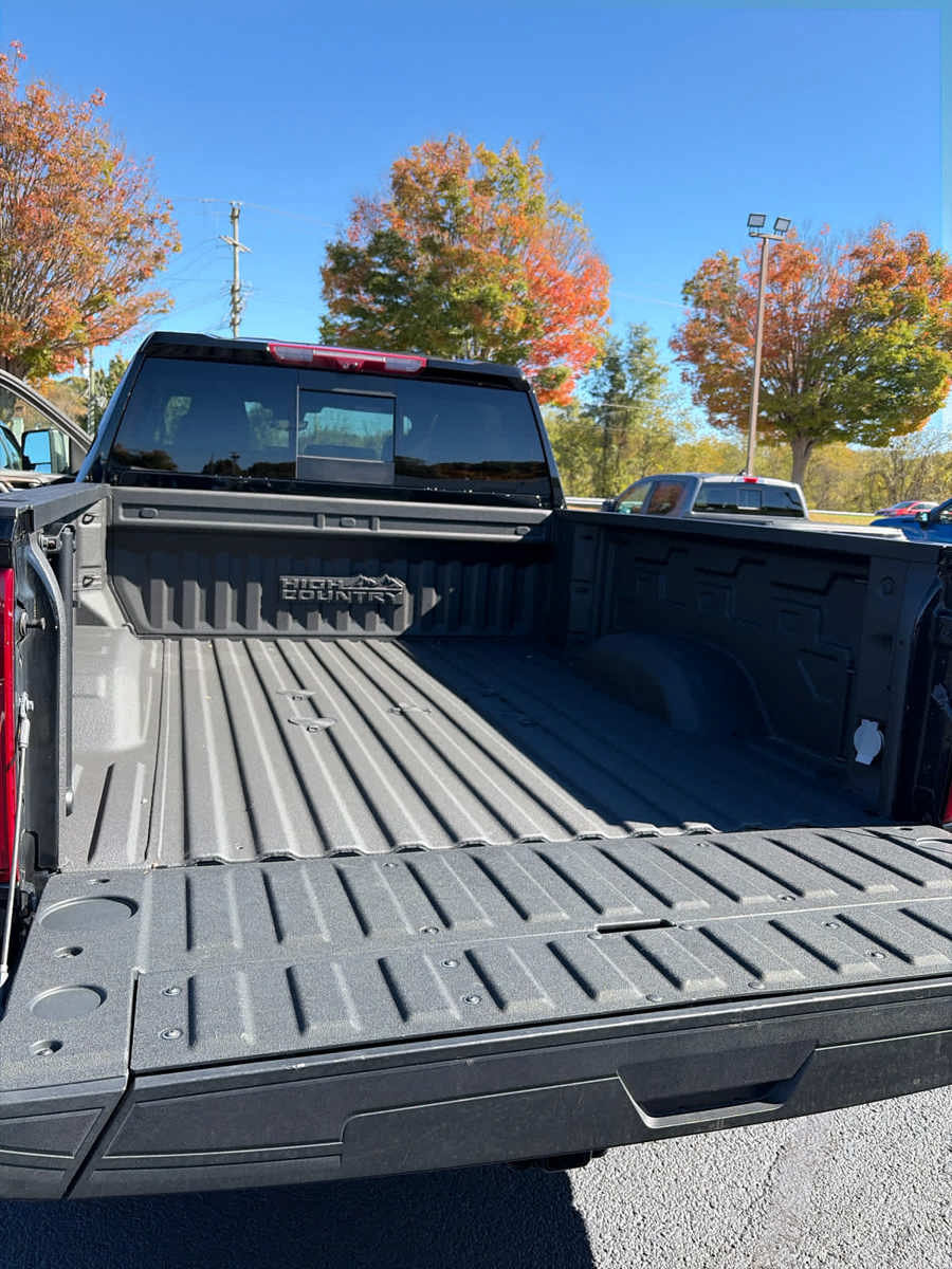 Used 2024 Chevrolet Silverado 2500 High Country w/ Midnight Edition AWD/4WD image 39