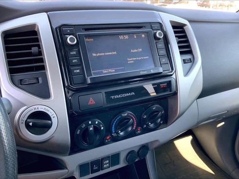 Used 2015 Toyota Tacoma 4x4 Access Cab V6 w/ TRD Off-Road Package image 7