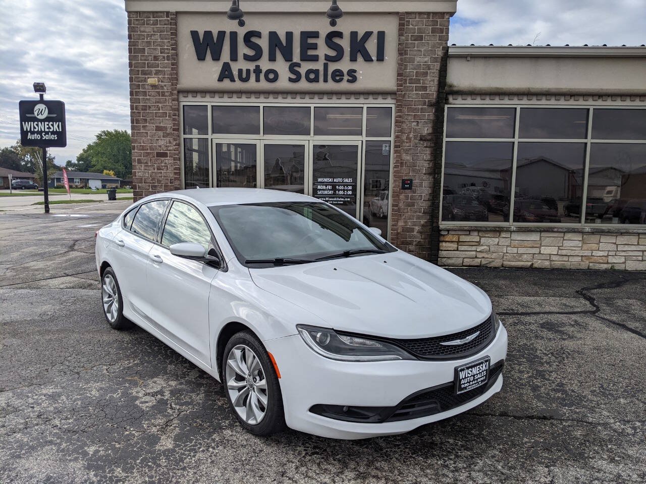 Used 2015 Chrysler 200 S w/ Navigation & Sound Group I FWD image 1