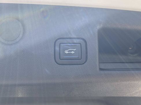 Used 2022 Chevrolet Equinox LT FWD image 8