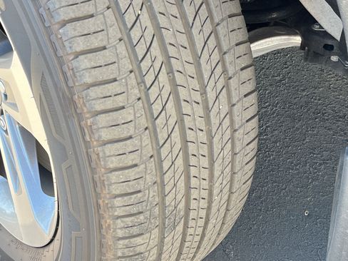 Used 2023 Honda Pilot EX-L image 12