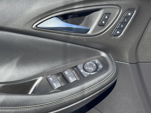 Used 2022 Buick Encore GX Essence image 18